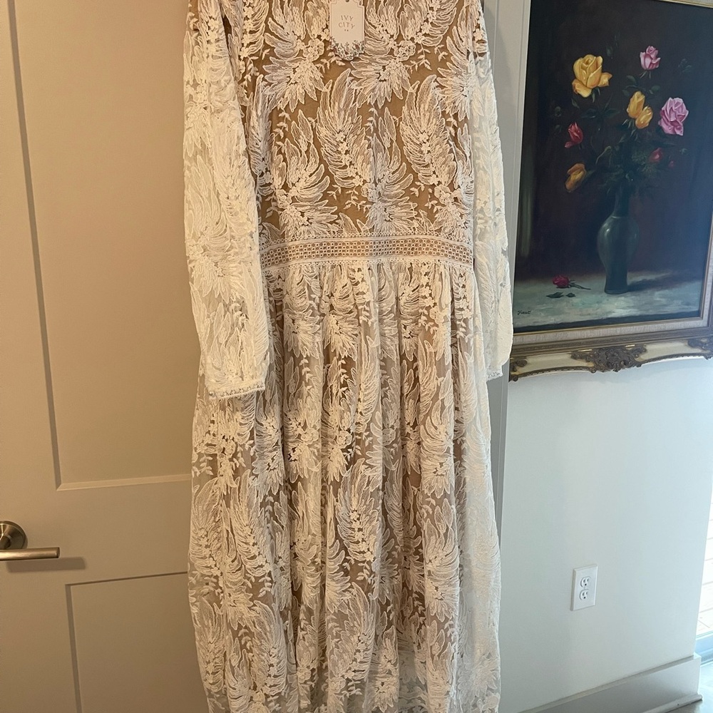 Ivy City Co White Lace Long Sleeve Dress